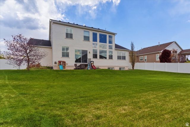 1692 W SPRING MEADOW LN, Farmington, UT 84025