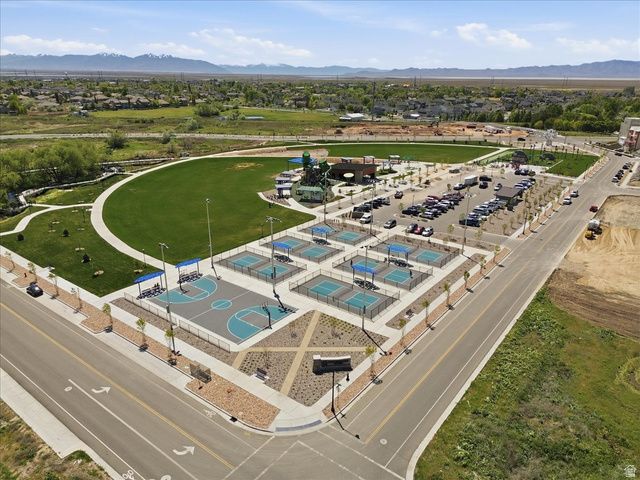 1692 W SPRING MEADOW LN, Farmington, UT 84025