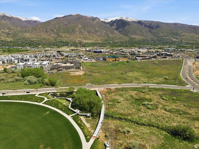 1692 W SPRING MEADOW LN, Farmington, UT 84025