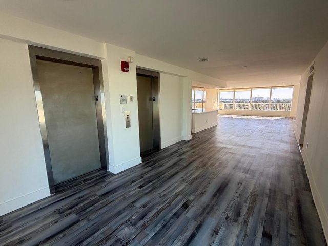 2000 NE 135th Street Ph, North Miami, FL 33181