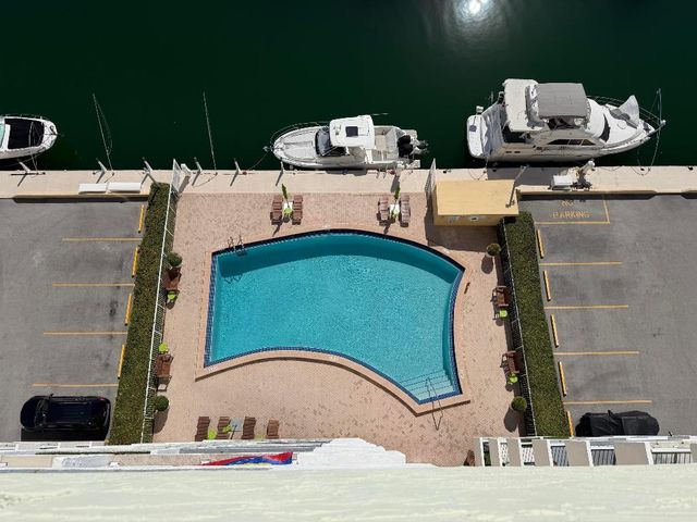 2000 NE 135th Street Ph, North Miami, FL 33181