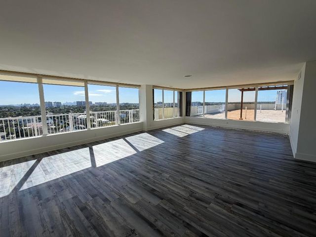 2000 NE 135th Street Ph, North Miami, FL 33181