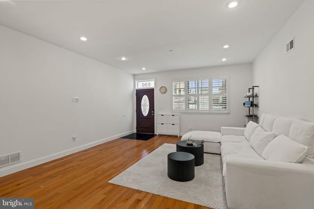 530 DICKINSON ST, Philadelphia, PA 19147