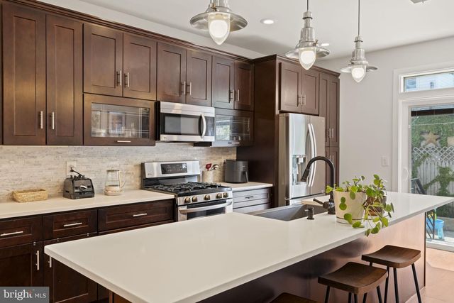 530 DICKINSON ST, Philadelphia, PA 19147