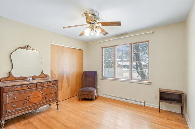 4738 Maplewood Drive, Bay City, MI 48706