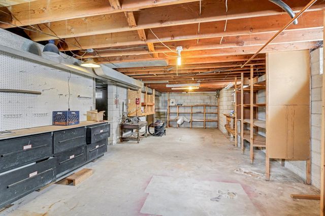 4738 Maplewood Drive, Bay City, MI 48706