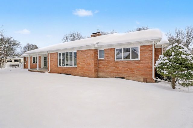 4738 Maplewood Drive, Bay City, MI 48706