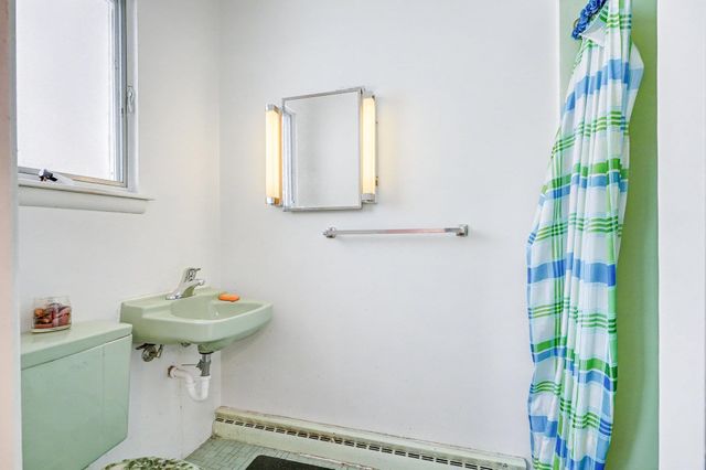 4738 Maplewood Drive, Bay City, MI 48706