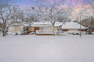 4738 Maplewood Drive, Bay City, MI 48706