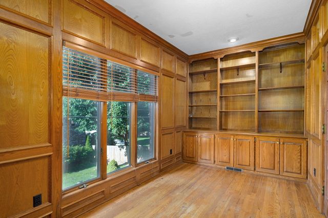 4963 S Glenhaven Avenue, Springfield, MO 65804