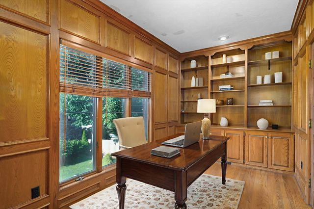 4963 S Glenhaven Avenue, Springfield, MO 65804