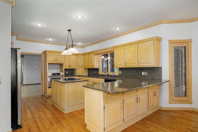 4963 S Glenhaven Avenue, Springfield, MO 65804