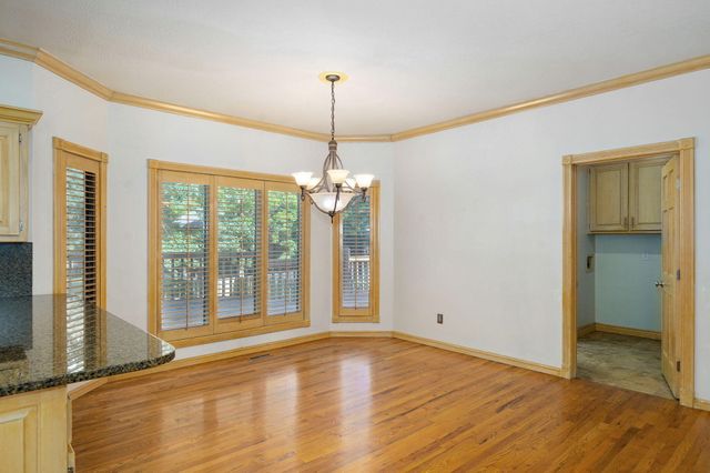 4963 S Glenhaven Avenue, Springfield, MO 65804