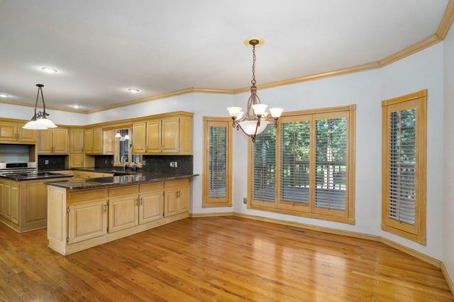 4963 S Glenhaven Avenue, Springfield, MO 65804