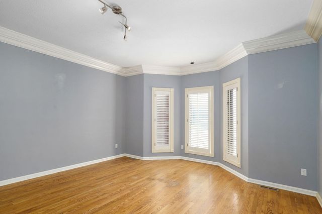 4963 S Glenhaven Avenue, Springfield, MO 65804