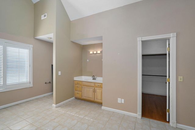 4963 S Glenhaven Avenue, Springfield, MO 65804