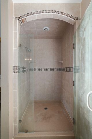 4963 S Glenhaven Avenue, Springfield, MO 65804