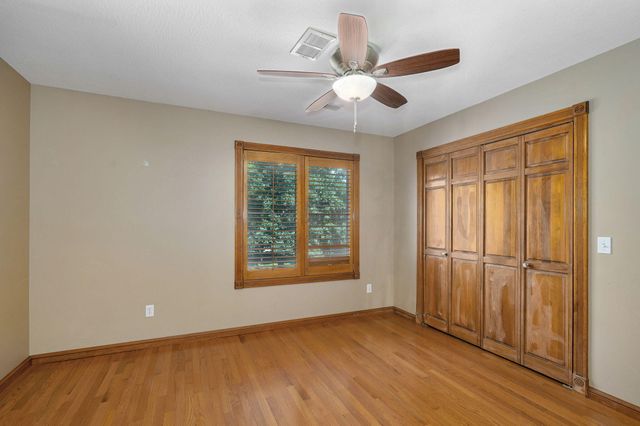 4963 S Glenhaven Avenue, Springfield, MO 65804