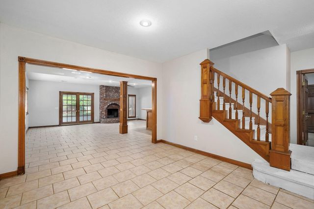 4963 S Glenhaven Avenue, Springfield, MO 65804