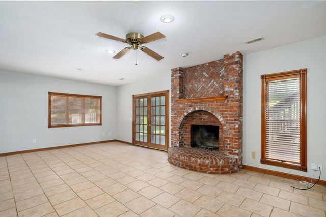 4963 S Glenhaven Avenue, Springfield, MO 65804