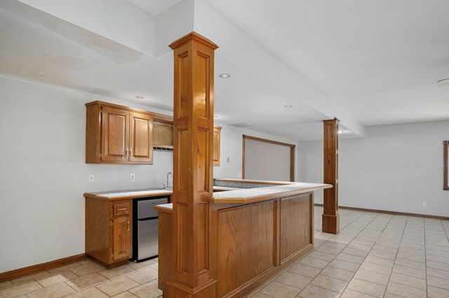 4963 S Glenhaven Avenue, Springfield, MO 65804