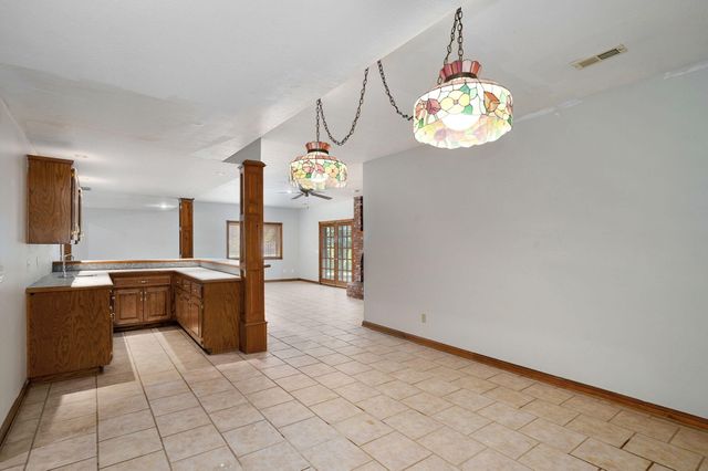 4963 S Glenhaven Avenue, Springfield, MO 65804