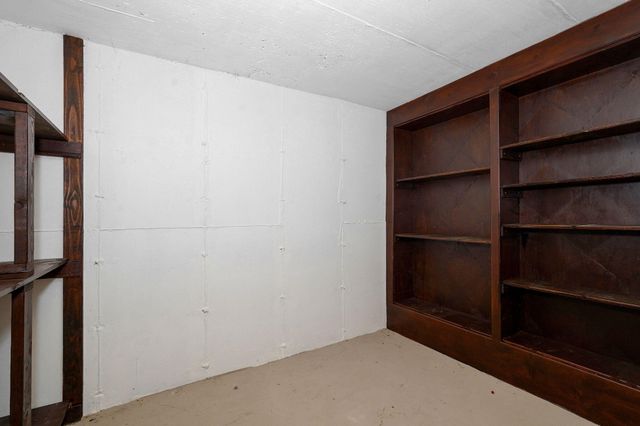 4963 S Glenhaven Avenue, Springfield, MO 65804