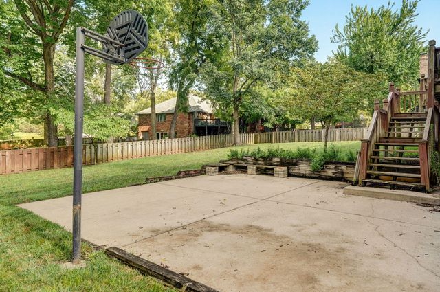 4963 S Glenhaven Avenue, Springfield, MO 65804