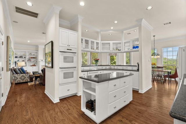 2717 Bartons Bluff LN, Austin, TX 78746