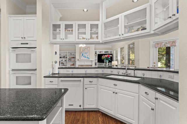 2717 Bartons Bluff LN, Austin, TX 78746