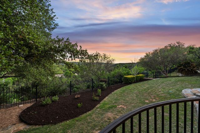 2717 Bartons Bluff LN, Austin, TX 78746