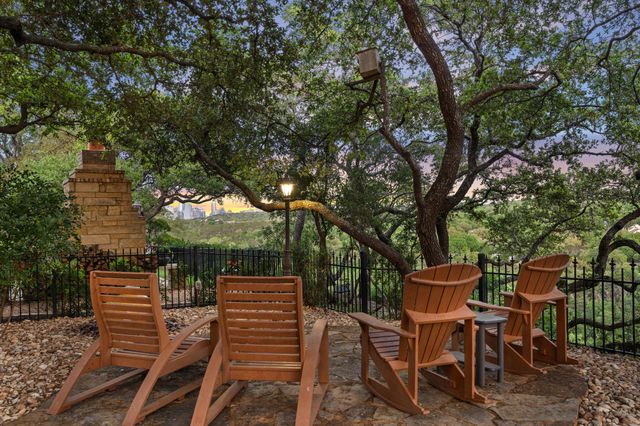 2717 Bartons Bluff LN, Austin, TX 78746