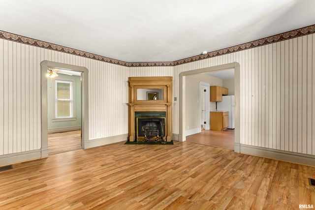 1309 MARKET Street, Pekin, IL 61554