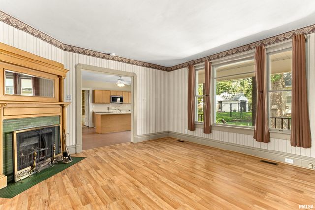 1309 MARKET Street, Pekin, IL 61554