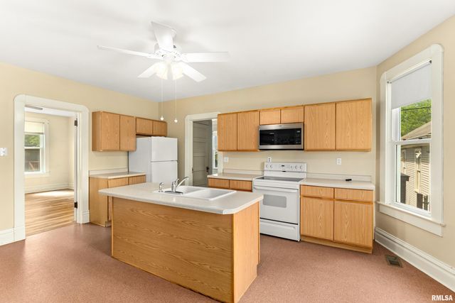 1309 MARKET Street, Pekin, IL 61554