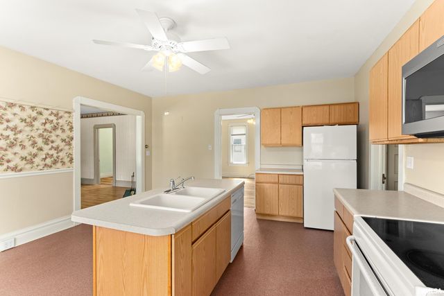 1309 MARKET Street, Pekin, IL 61554