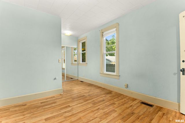 1309 MARKET Street, Pekin, IL 61554