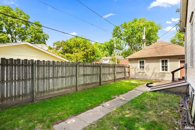 1309 MARKET Street, Pekin, IL 61554