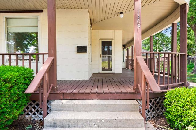 1309 MARKET Street, Pekin, IL 61554