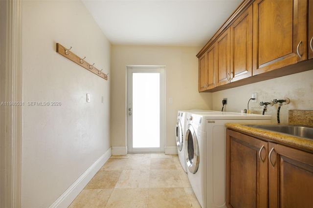 15700 SW 77th Ct, Palmetto Bay, FL 33157