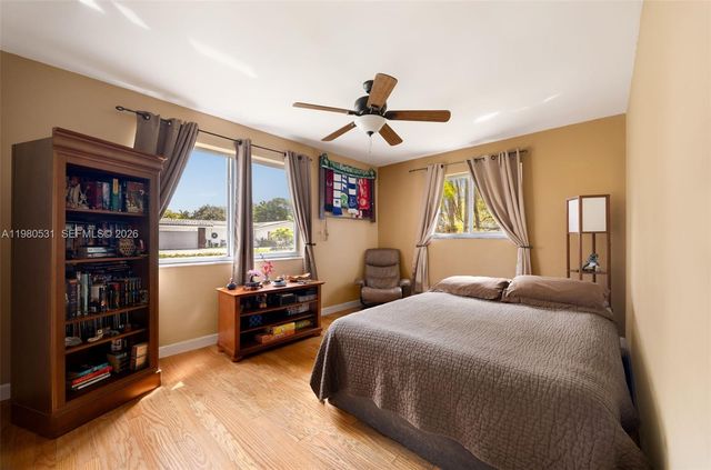 15700 SW 77th Ct, Palmetto Bay, FL 33157