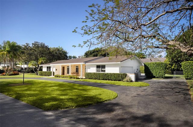 15700 SW 77th Ct, Palmetto Bay, FL 33157