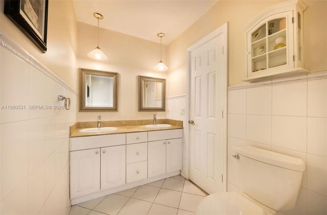 15700 SW 77th Ct, Palmetto Bay, FL 33157