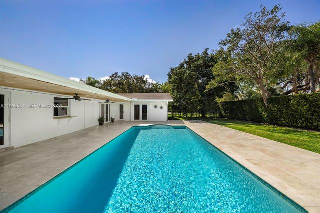 15700 SW 77th Ct, Palmetto Bay, FL 33157