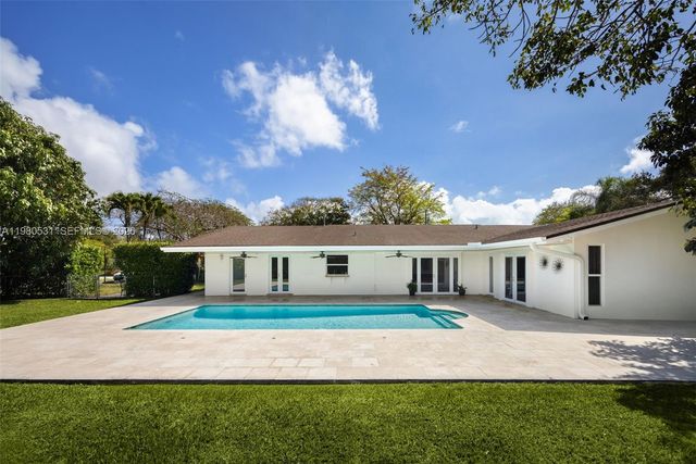 15700 SW 77th Ct, Palmetto Bay, FL 33157