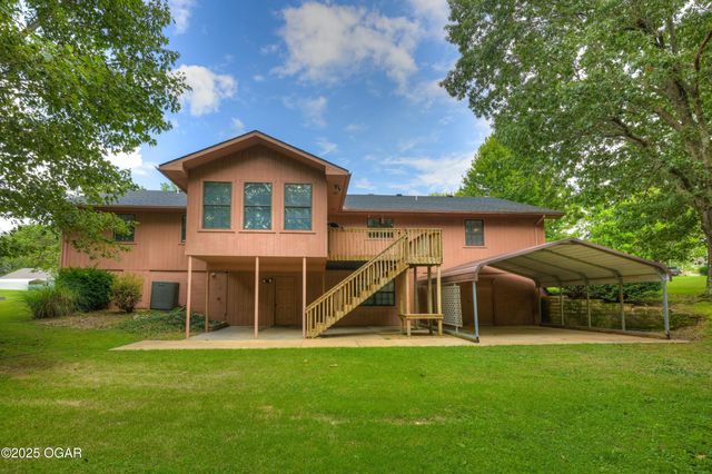 2208 Sunset Circle, Neosho, MO 64850