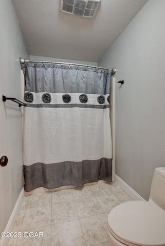 2208 Sunset Circle, Neosho, MO 64850