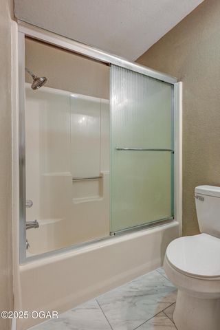 2208 Sunset Circle, Neosho, MO 64850