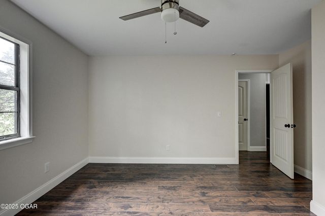 2208 Sunset Circle, Neosho, MO 64850