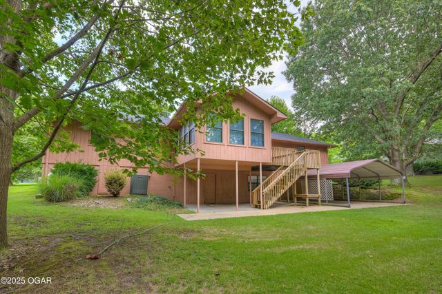 2208 Sunset Circle, Neosho, MO 64850